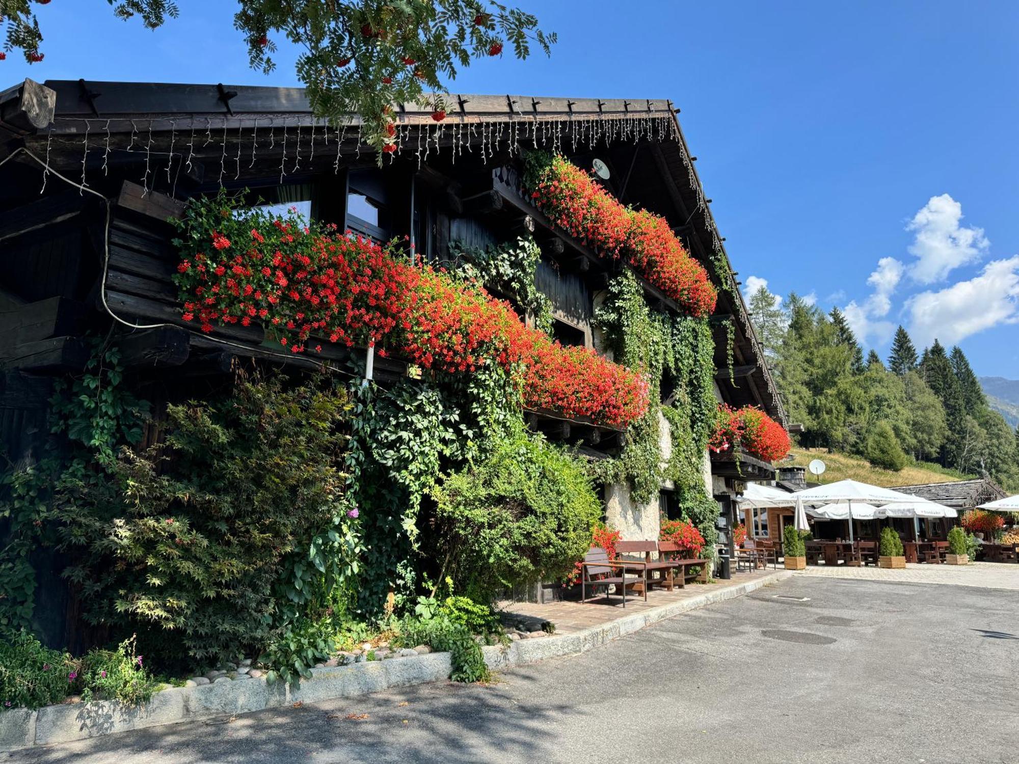 Albergo Ristorante Al Frate Da Streza Мадона ди Кампильо Екстериор снимка