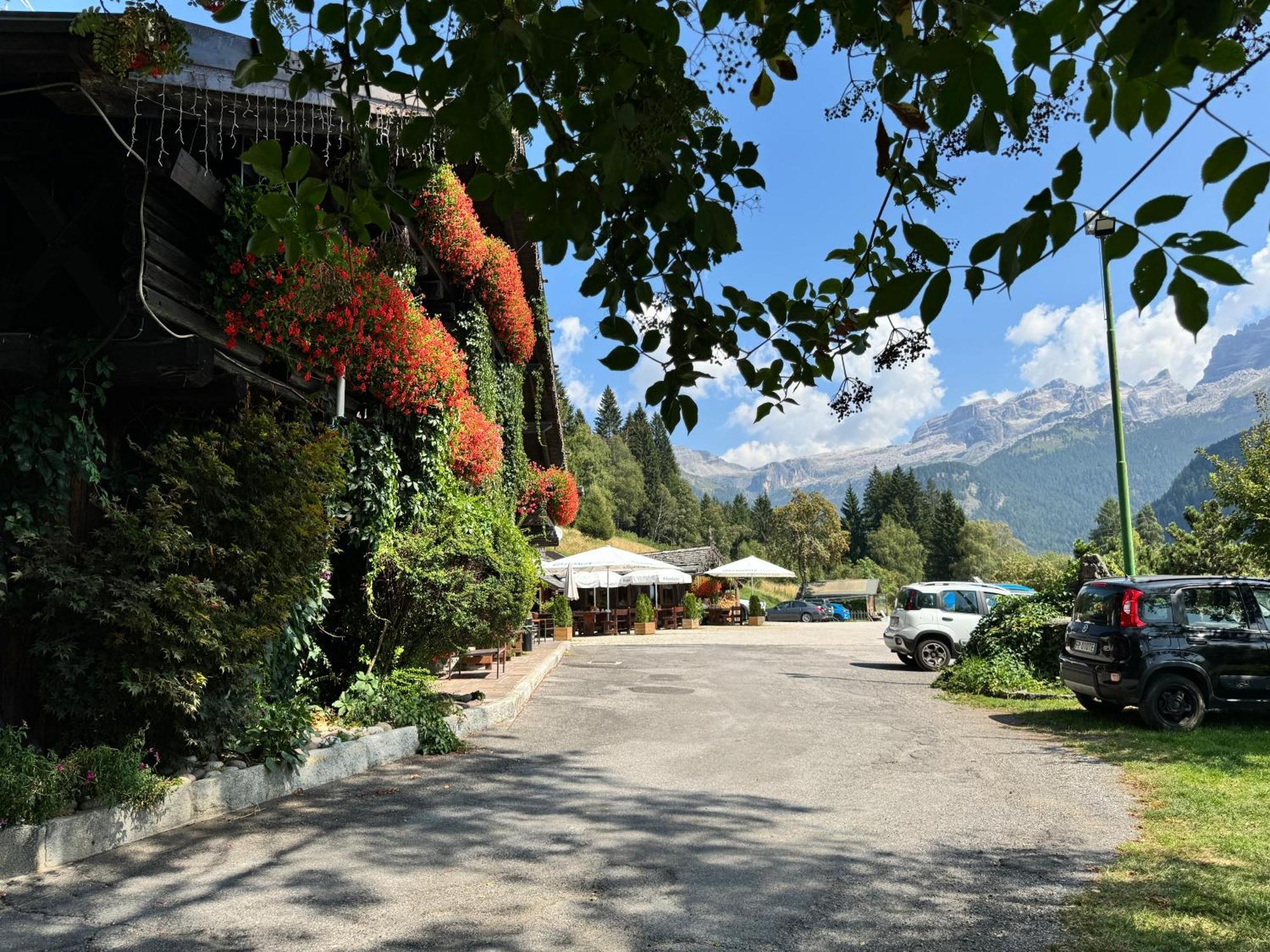 Albergo Ristorante Al Frate Da Streza Мадона ди Кампильо Екстериор снимка