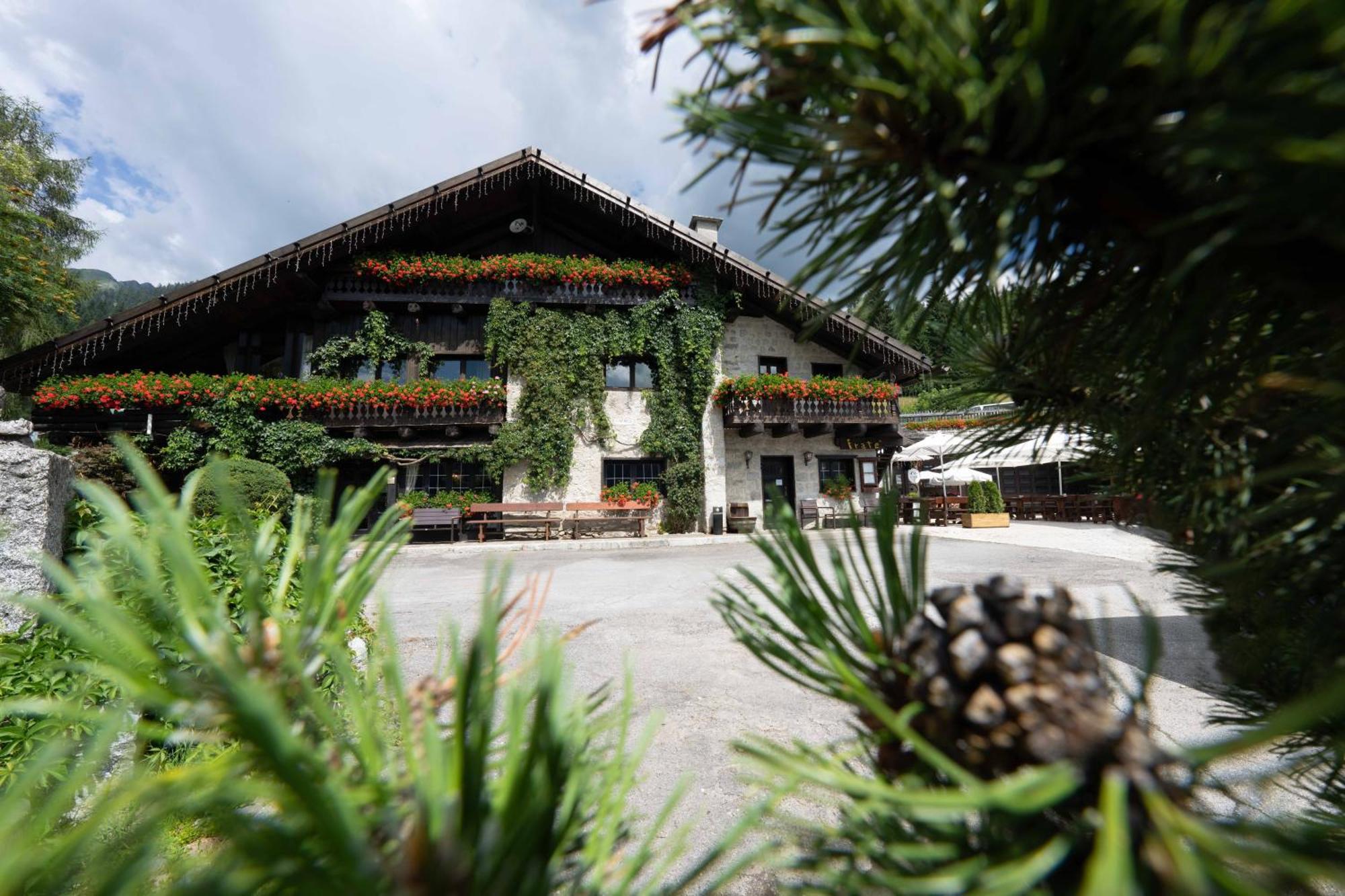 Albergo Ristorante Al Frate Da Streza Мадона ди Кампильо Екстериор снимка