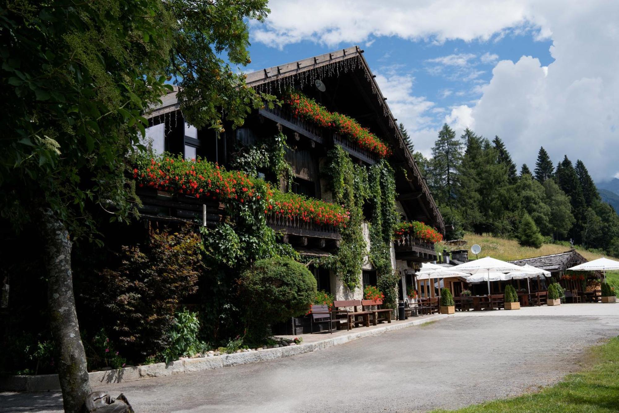 Albergo Ristorante Al Frate Da Streza Мадона ди Кампильо Екстериор снимка